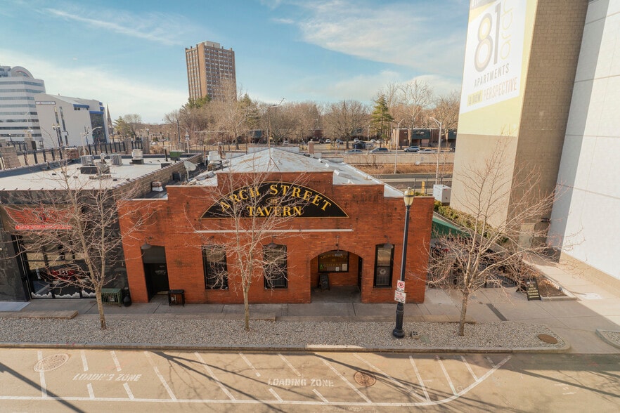 More Photos Of 83-85 Arch St, Hartford Restaurant For Sale