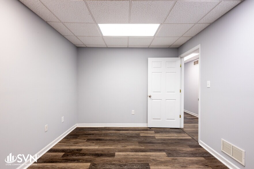 More Photos Of 351 United Ct, Lexington Manufacturing For Lease