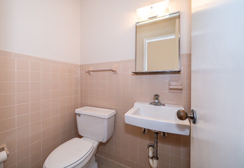 More Photos Of 331 N Maitland Ave, Maitland Medical For Sale