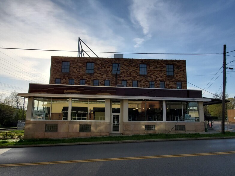 More Photos Of 320 S Court St, Medina Manufacturing For Lease