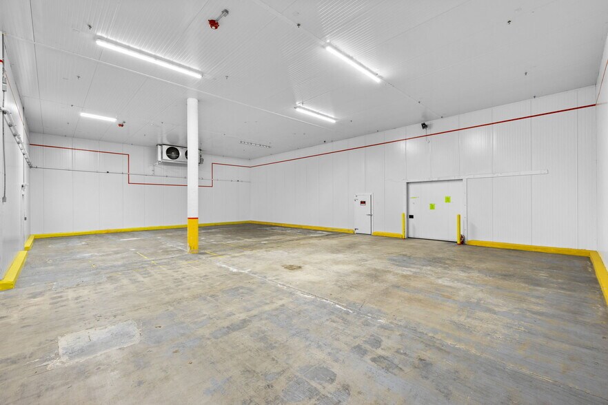 More Photos Of 6960 NW 25th St, Miami Refrigeration Cold Storage For Lease