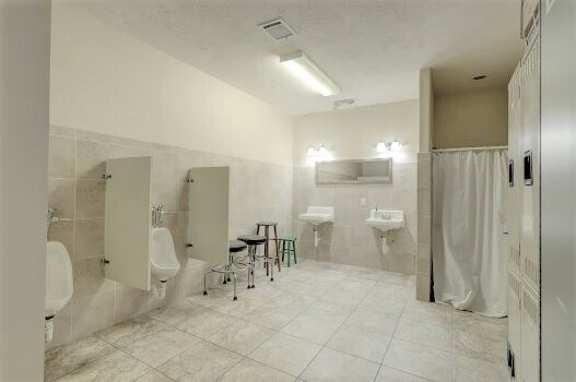 More Photos Of 18914 E Industrial Pkwy, New Caney Service For Sale