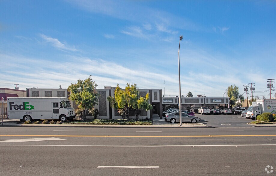 More Photos Of 3440-3448 De La Cruz Blvd, Santa Clara Research And Development For Lease