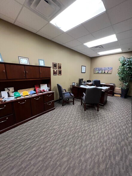 More Photos Of 3930 Western Ave, Knoxville Office For Sale