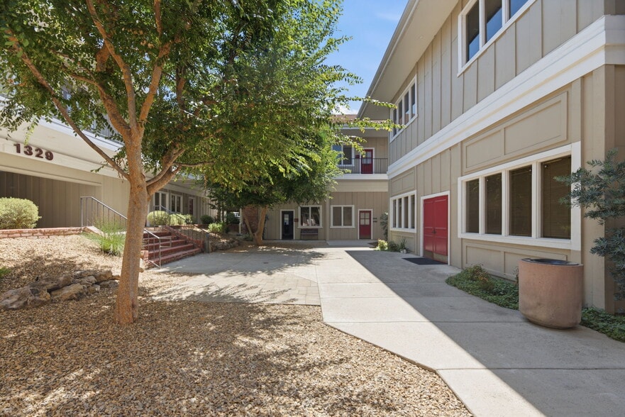 More Photos Of 1321-1345 E Thousand Oaks Blvd, Thousand Oaks Unknown For Lease