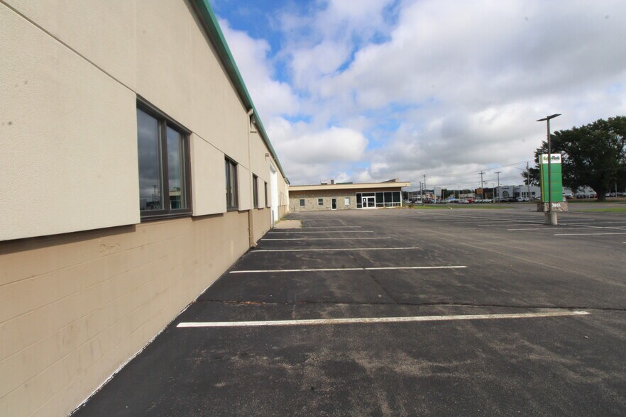 More Photos Of 3861-3870 West Rd, Cortland Auto Dealership For Sale