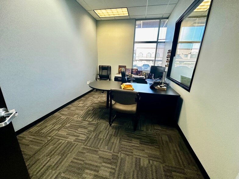 More Photos Of 17100 N 67th Ave, Glendale Office For Sale