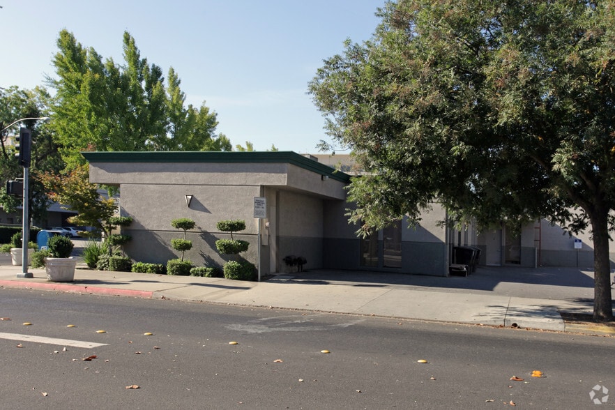 Primary Photo Of 1321 I St, Modesto Medical For Lease