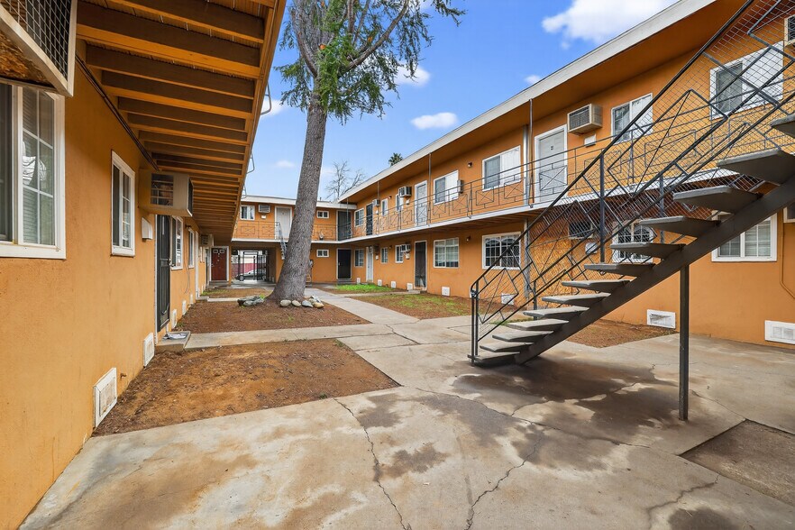 More Photos Of 618-631 Plaza Ave, Sacramento Apartments For Sale