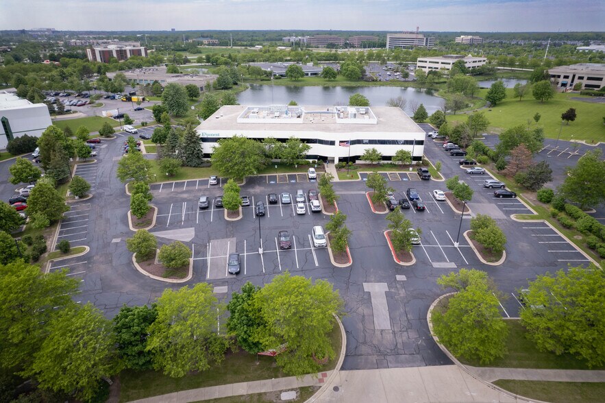 More Photos Of 4580 Weaver Pky, Warrenville Office For Lease