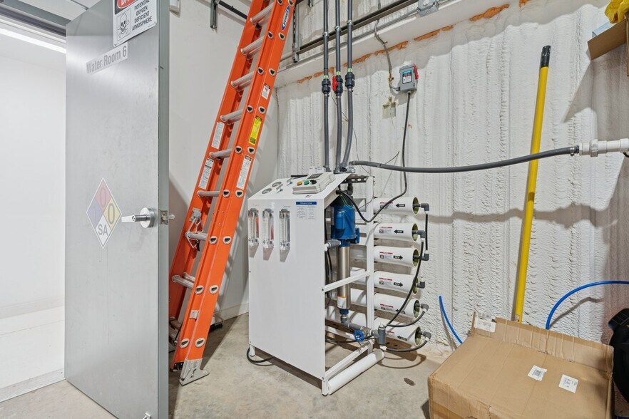 More Photos Of 12217 S Broadway, Edmond Warehouse For Sale