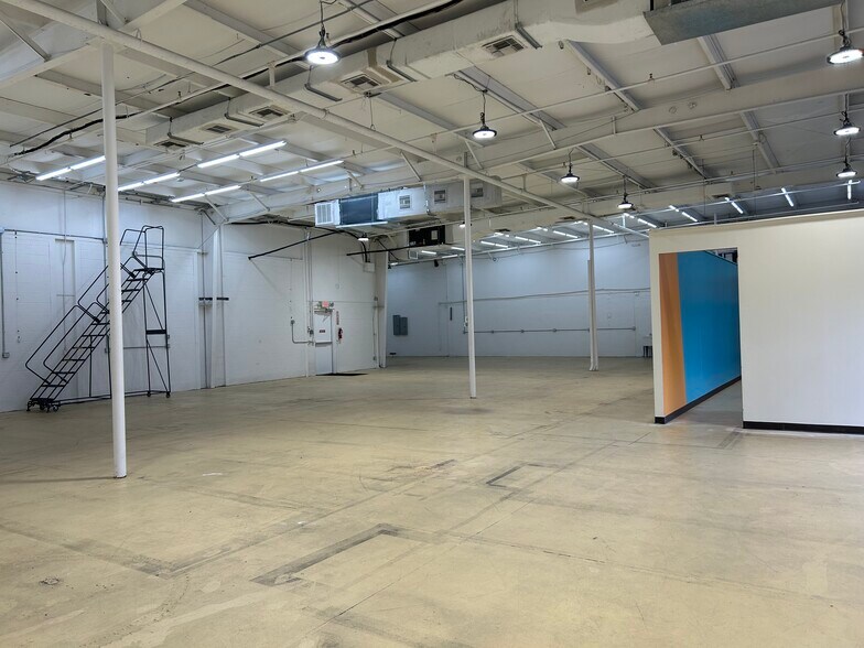 More Photos Of 7400 US Highway 19, New Port Richey Storefront For Lease