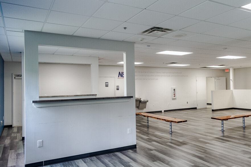 More Photos Of 1707 Alpine Dr, Columbia Storefront Retail Office For Lease