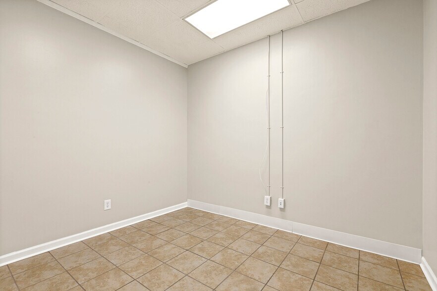 More Photos Of 150 N Steele St, Sanford Office For Sale