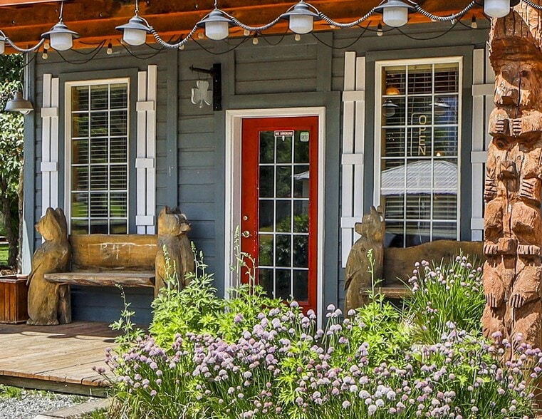 More Photos Of 418 W Spruce St, Mackay Hotel For Sale