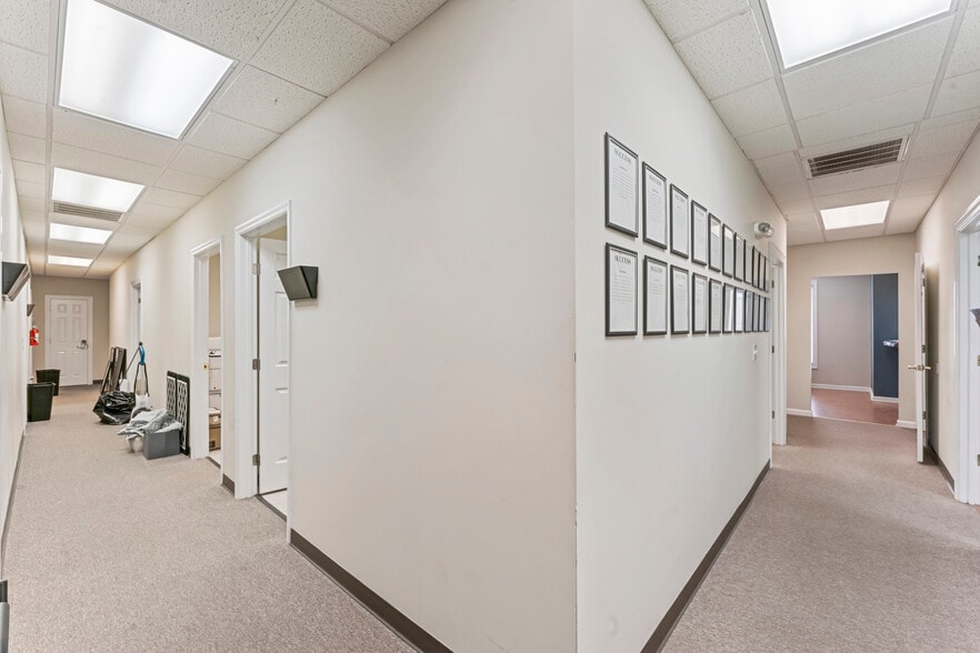 More Photos Of 522 Brandies Cir, Murfreesboro Office For Lease