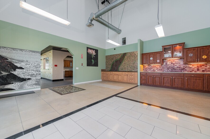 More Photos Of 9201 Charles Smith St, Rancho Cucamonga Warehouse For Lease