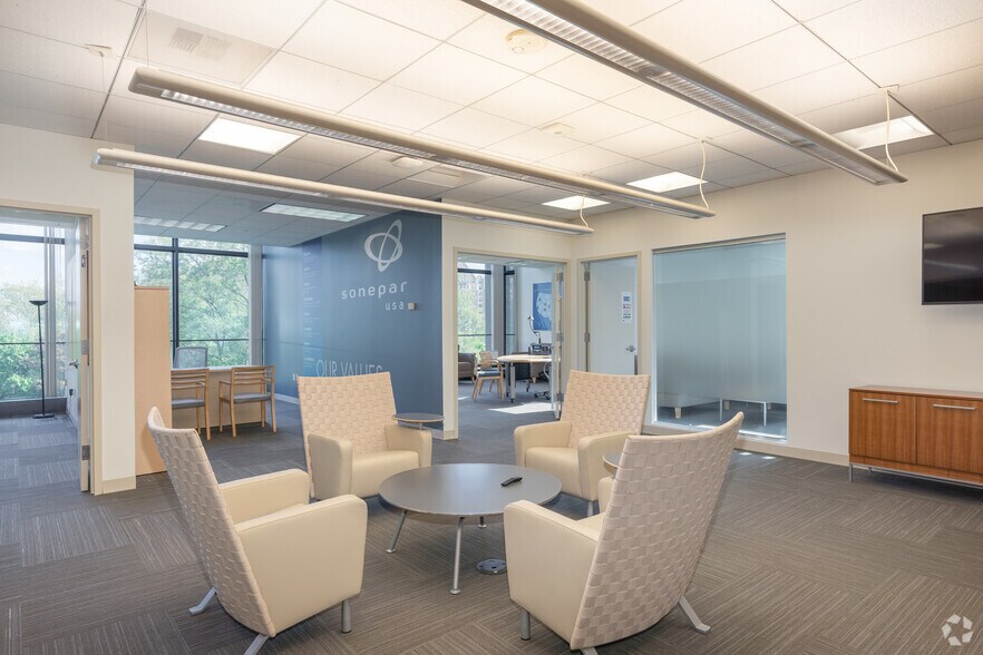 More Photos Of 510-530 Walnut St, Philadelphia Office For Lease