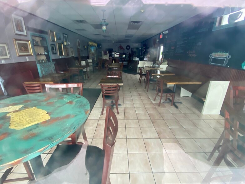 More Photos Of 49 Waterbury Rd, Prospect Storefront For Sale