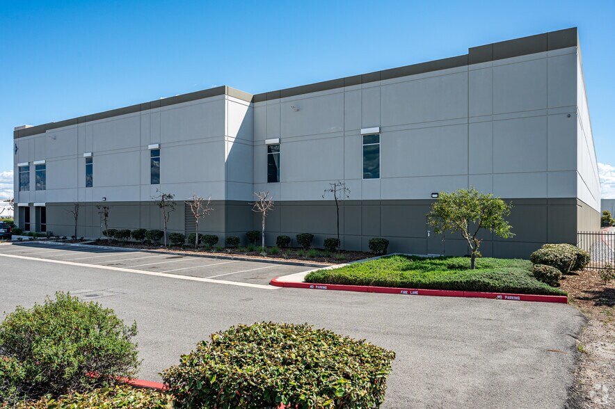 More Photos Of 1020 Mildred St, Ontario Distribution For Sale