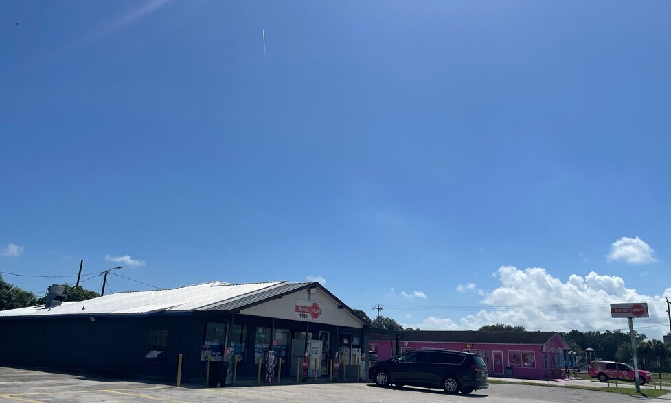 More Photos Of 1020 S Wc Owen Ave, Clewiston Convenience Store For Lease