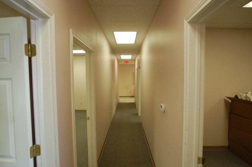 More Photos Of 6101 43rd St, Lubbock Storefront For Lease