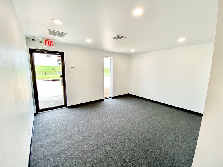 More Photos Of 8528 W Reno Ave, Oklahoma City Manufacturing For Lease