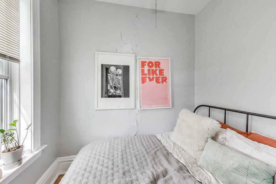 More Photos Of 2916 W 25th Pl, Chicago Multifamily For Sale