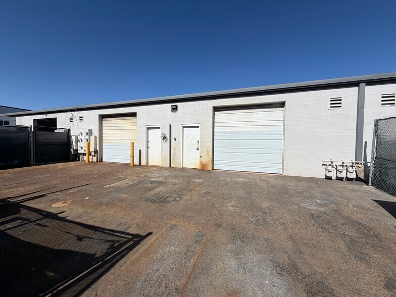 More Photos Of 332 Norfolk St, Aurora Light Manufacturing For Sale