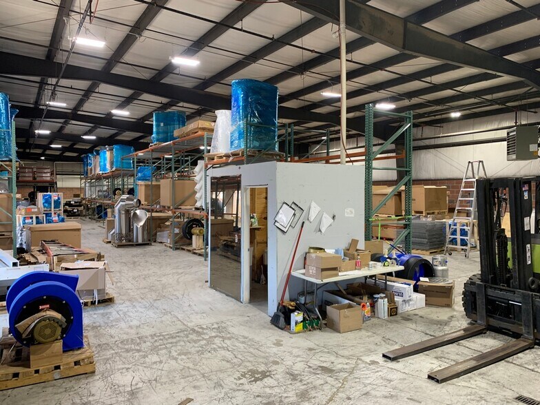 More Photos Of 155 E Chicago St, Cary Warehouse For Lease