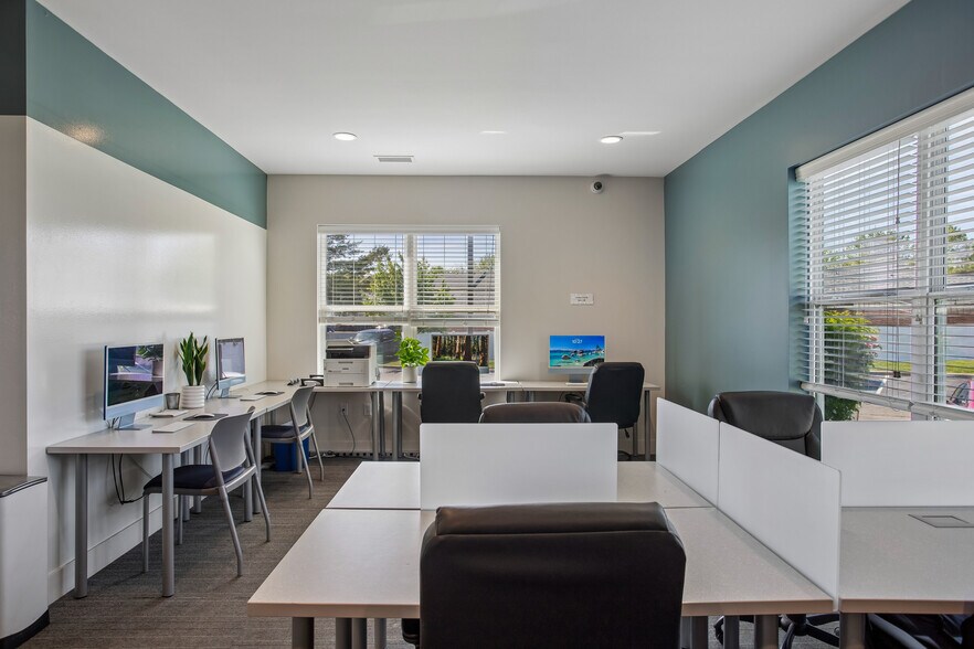 More Photos Of 1 Campus Edge Dr, Edwardsville Apartments For Sale