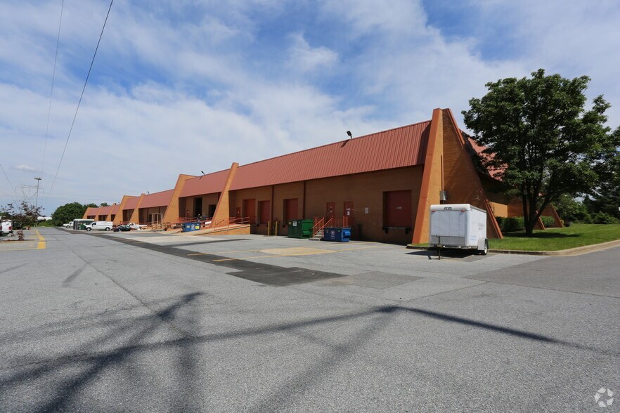 More Photos Of 611 Hammonds Ferry Rd, Linthicum Unknown For Lease