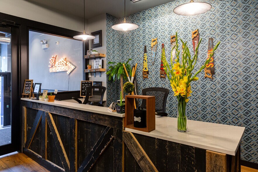 More Photos Of 210-220 N Green St, Chicago Office Residential For Lease