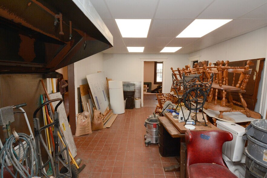 More Photos Of 101 S Main St, Richlandtown Restaurant For Sale