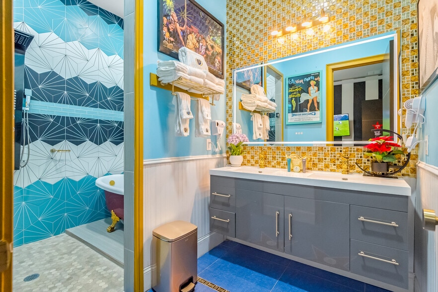 More Photos Of 1021 Fantasy Dr, Davenport Specialty For Sale