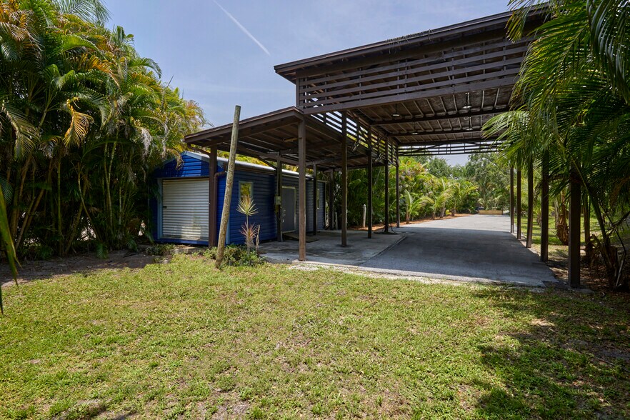 More Photos Of 2095 NW Federal Hwy, Stuart Freestanding For Lease