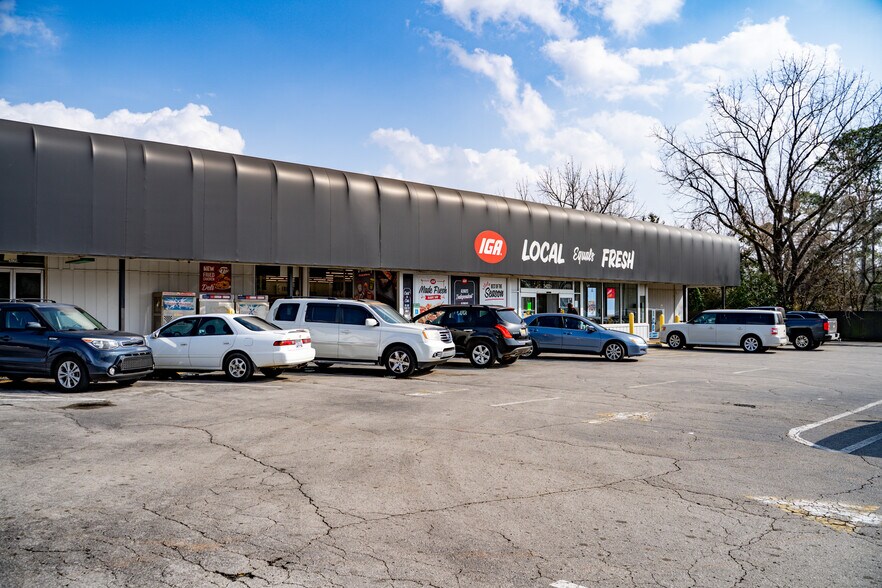 More Photos Of 3420 NW Pulaski Pike, Huntsville General Retail For Lease