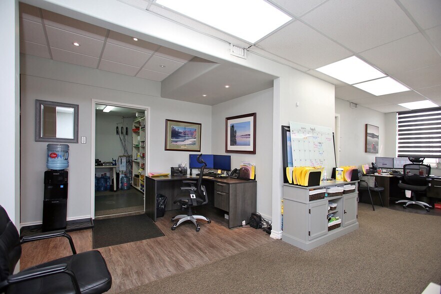 More Photos Of 187 King St E, Oshawa Office For Lease