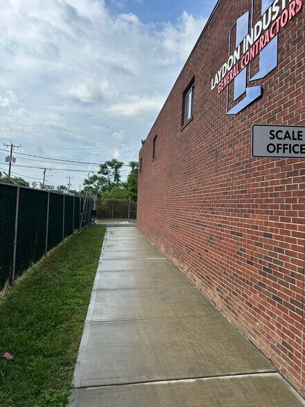 More Photos Of 238 Ledyard St, Hartford Auto Repair For Lease