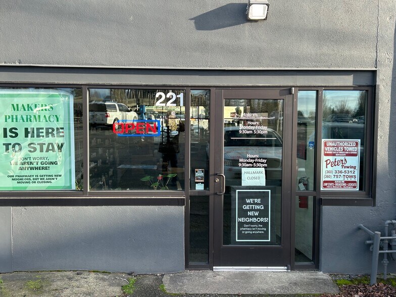 More Photos Of 221 S 1st St, Mount Vernon General Retail For Lease