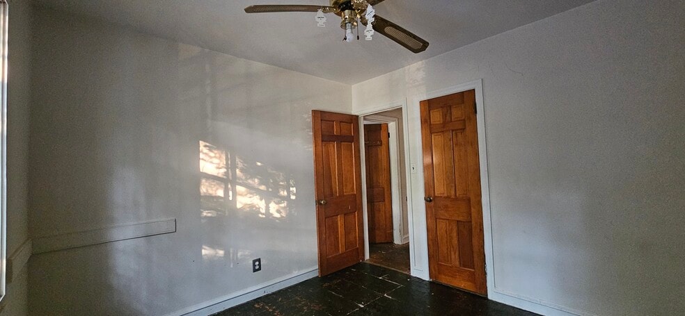 More Photos Of 9 E 44th St, Wilmington Office Residential For Sale