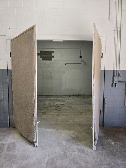 More Photos Of 3540 Jefferson Ave SE, Grand Rapids Warehouse For Lease