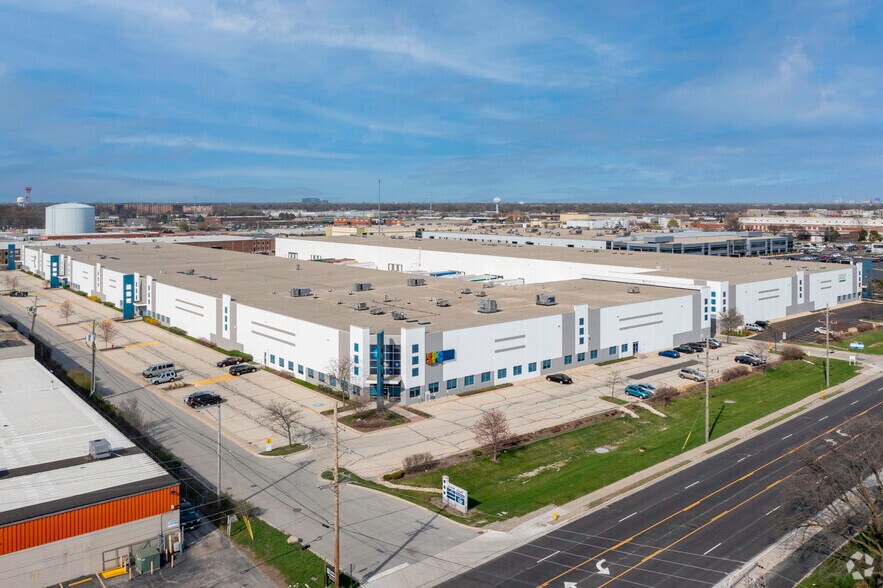 More Photos Of 6400-6430 W Howard St, Niles Distribution For Lease