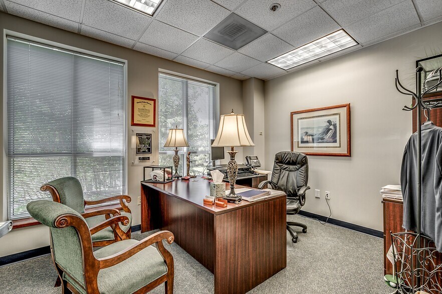 More Photos Of 2050 Corporate Centre Dr, Myrtle Beach Office For Lease