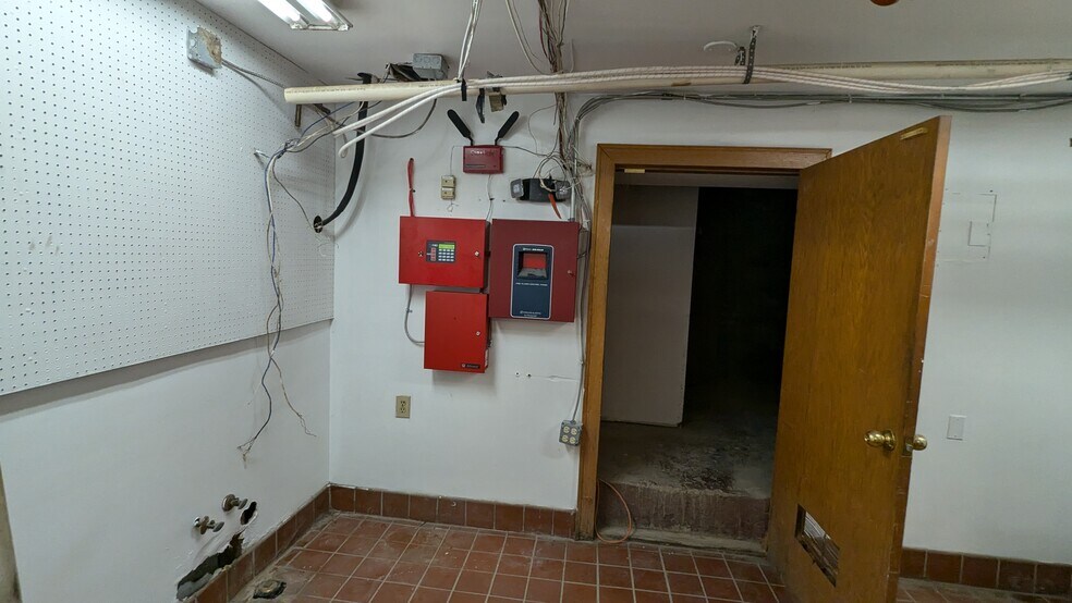 More Photos Of 47, 53-55 Congress Street, Troy General Retail For Sale