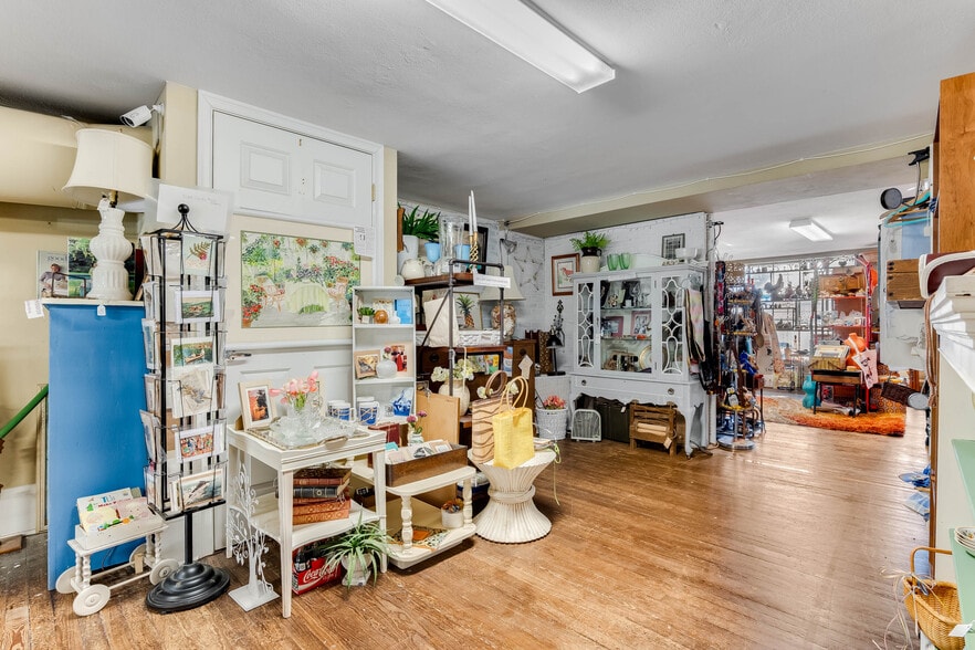 More Photos Of 114 S Woodland Blvd, Deland Storefront For Sale