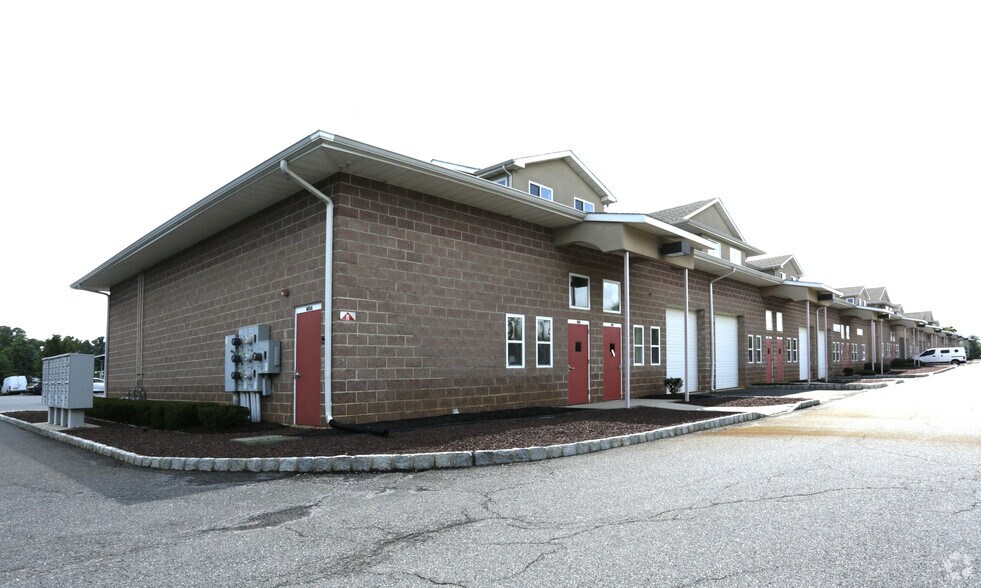 More Photos Of 100-110 Park Ave, Manalapan Township Flex For Lease