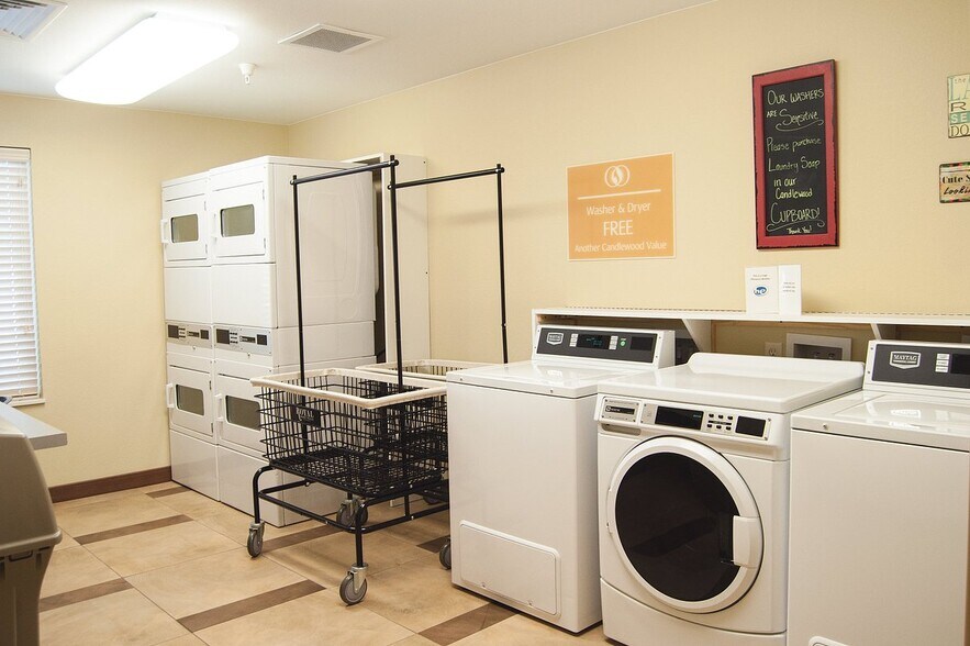 More Photos Of 314 Pavilion Ln, Fort Collins Hotel For Sale