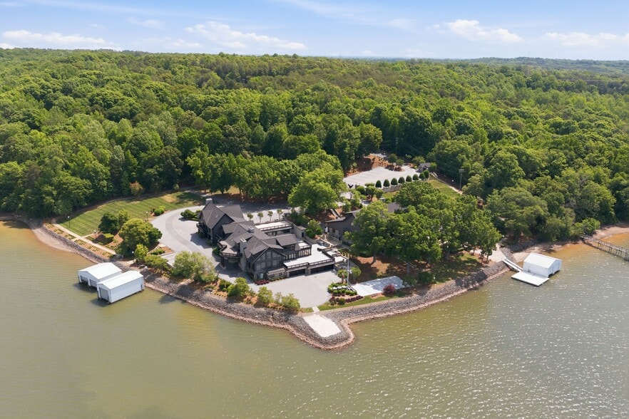 More Photos Of 9715 Nine Eagles Ln, Charlotte Specialty For Sale