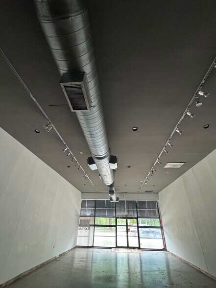 More Photos Of 4715 Main St, Houston Unknown For Lease